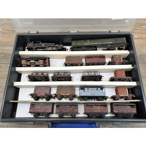 354 - Eighteen pieces of model railway to include TT gauge locomotive, Tri-ang T77 carriages, British Rail... 