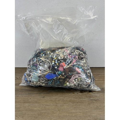 460 - Approx. 10kg of assorted costume jewellery