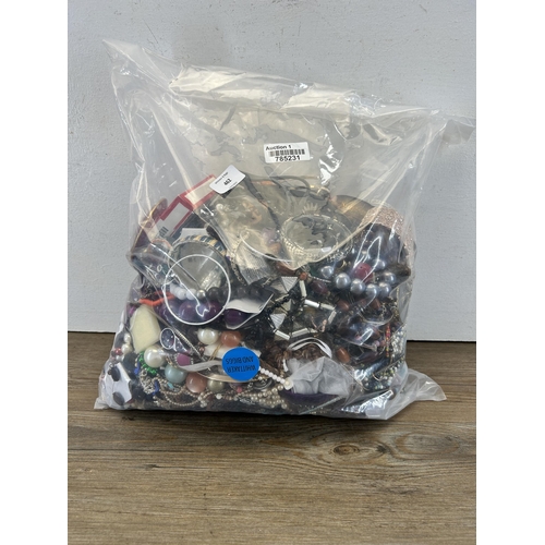 462 - Approx. 10kg of assorted costume jewellery