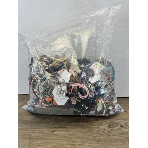 466 - Approx. 10kg of assorted costume jewellery