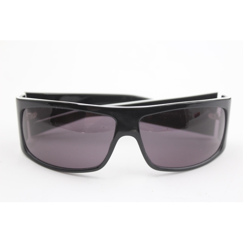 2432 - A pair of Dior black oversized sunglasses