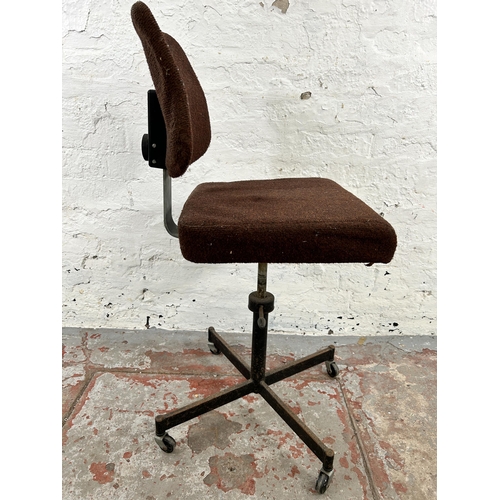 87 - A 1970s Matthews brown fabric and black metal posture chair