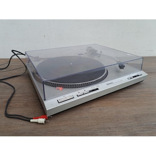 613 - A Technics SL-D202 direct drive automatic turntable system