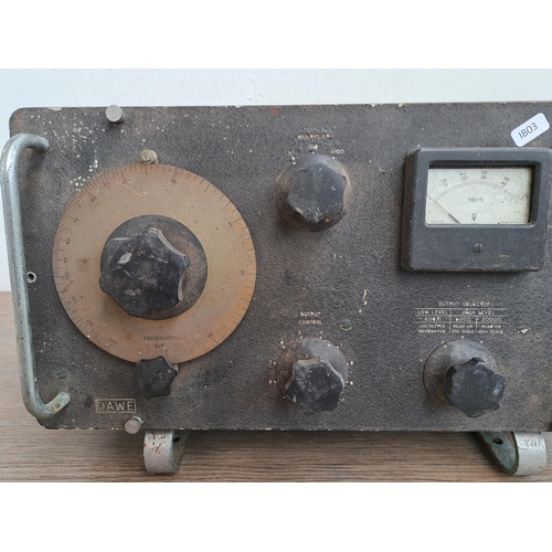 633 - Four items, one DAWE wide range oscillator type no. 400A, one signal generator type 20, one Cinetech... 