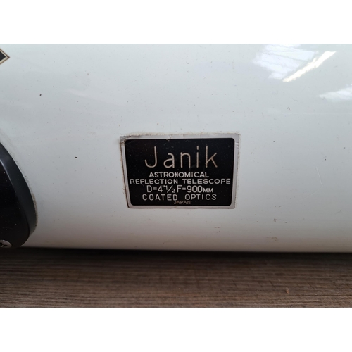 635 - A Janik astronomical reflection telescope