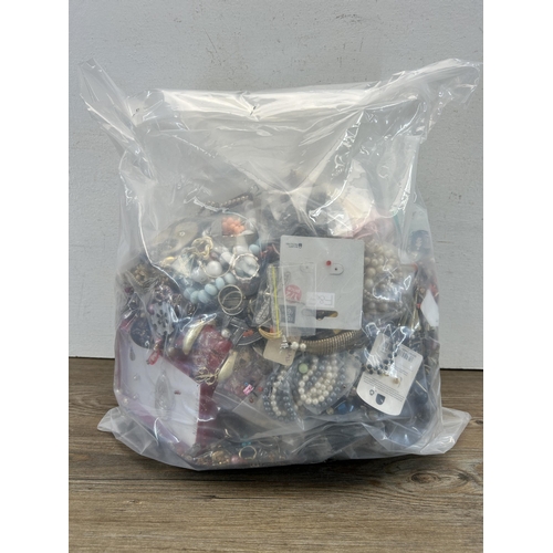 463 - Approx. 10kg of assorted costume jewellery