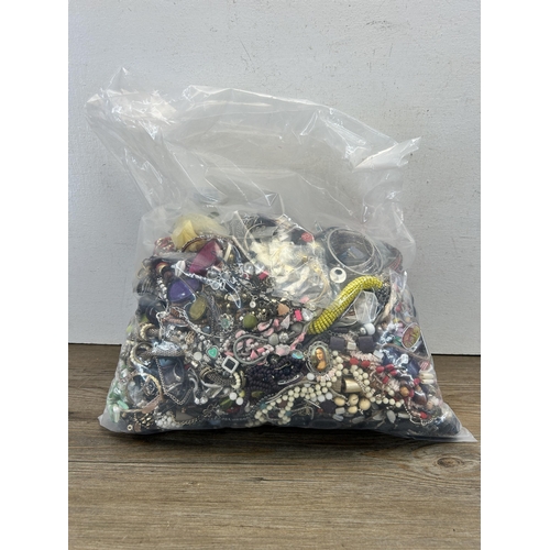 469 - Approx. 10kg of assorted costume jewellery