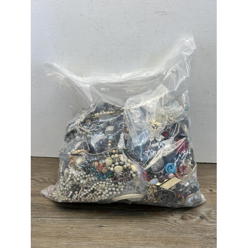 472 - Approx. 10kg of assorted costume jewellery