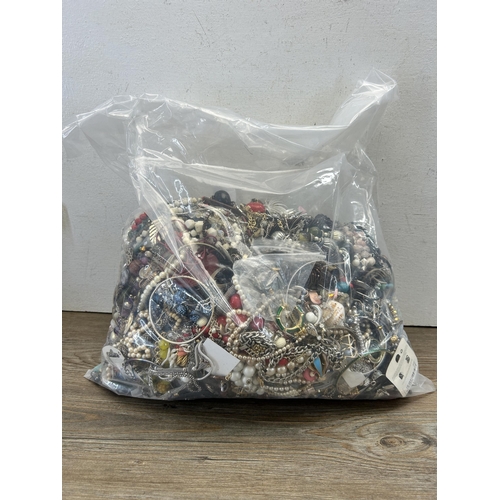 476 - Approx. 10kg of assorted costume jewellery