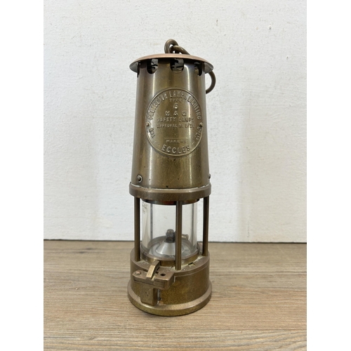 564 - An early 20th century The Protector Lamp & Lighting Co Ltd Type 6 brass miner's lamp - approx. 25cm ... 