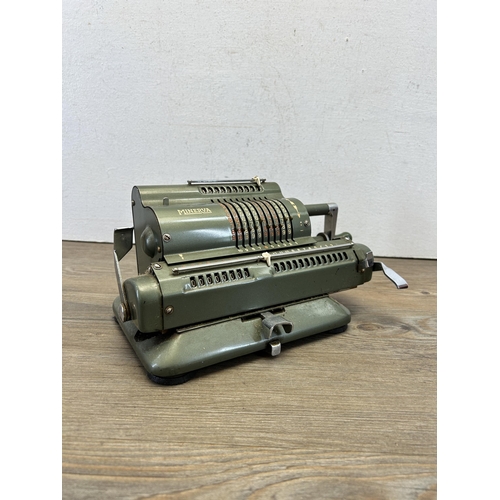 573 - A vintage Minerva 26892 mechanical calculator