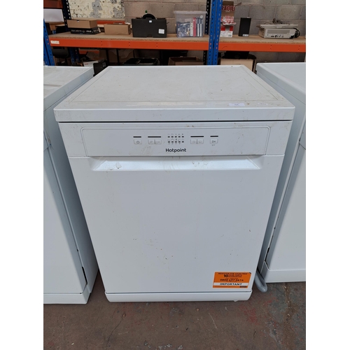 713 - A Hotpoint undercounter dishwasher - approx. 86cm high x 60cm wide x 60cm deep