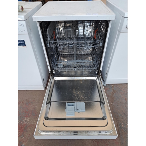 713 - A Hotpoint undercounter dishwasher - approx. 86cm high x 60cm wide x 60cm deep