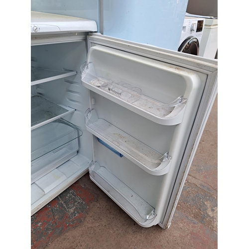 719 - A Hotpoint RLAV21 Ice Diamond undercounter fridge - approx. 85cm high x 55cm wide x 58cm deep