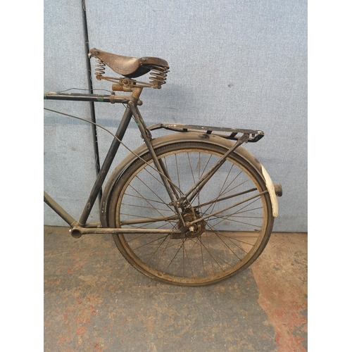 723 - An early 20th century Raleigh men's bike