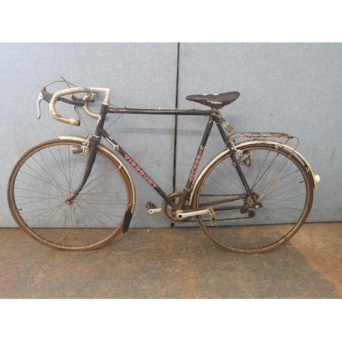 731 - A vintage Viscount men's road bike