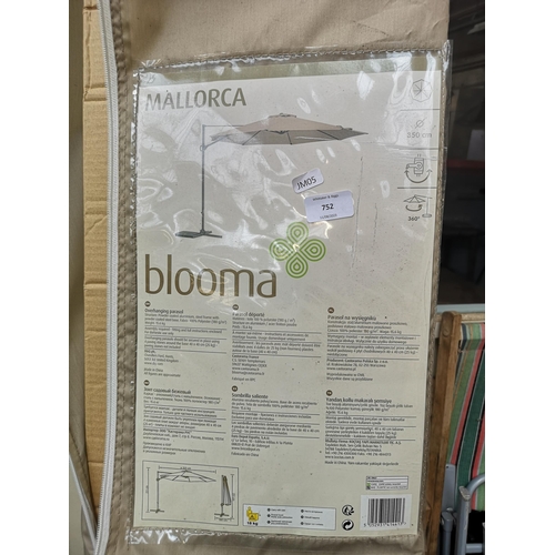 752 - A bagged and boxed Blooma Mallorca over hanging parasol