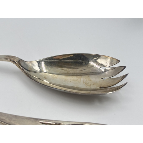 2303 - A cased set of hallmarked Birmingham silver salad servers, dated 1943 - approx. gross weight 106g