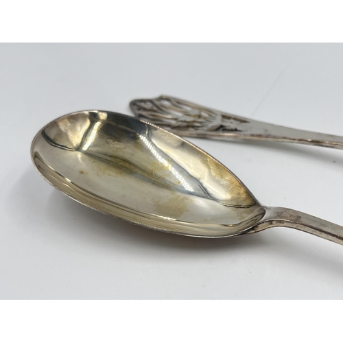 2303 - A cased set of hallmarked Birmingham silver salad servers, dated 1943 - approx. gross weight 106g