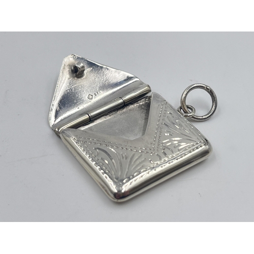 2310 - A .925 silver envelope stamp holder - approx. gross weight 8g and 2.5cm high x 2.5cm wide