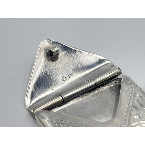 2310 - A .925 silver envelope stamp holder - approx. gross weight 8g and 2.5cm high x 2.5cm wide