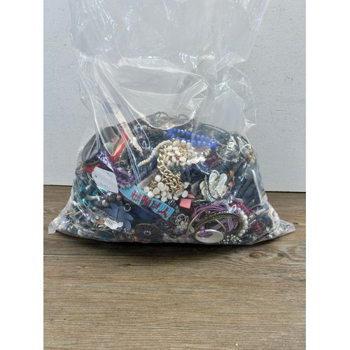 482 - Approx. 10kg of costume jewellery