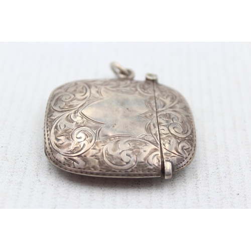 2267 - An Edwardian hallmarked Birmingham silver vesta case, dated 1908 - approx. gross weight 21g