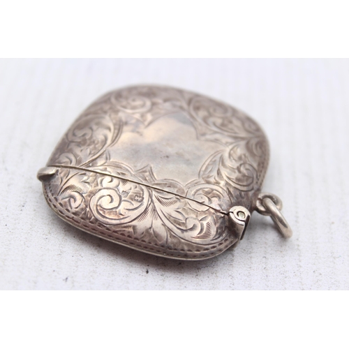 2267 - An Edwardian hallmarked Birmingham silver vesta case, dated 1908 - approx. gross weight 21g