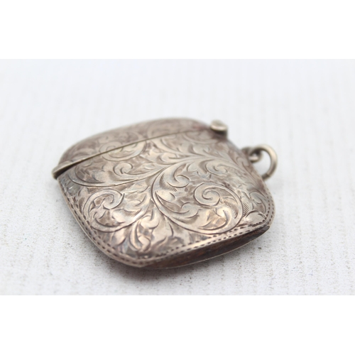 2267 - An Edwardian hallmarked Birmingham silver vesta case, dated 1908 - approx. gross weight 21g