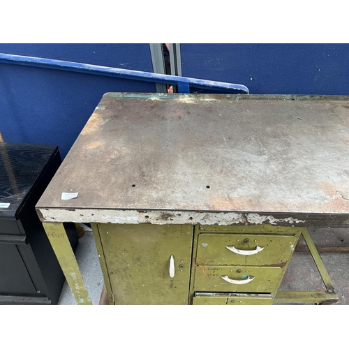 103D - A mid 20th century green painted steel work bench with fitted Record No. 74 vice - approx. 96cm high... 