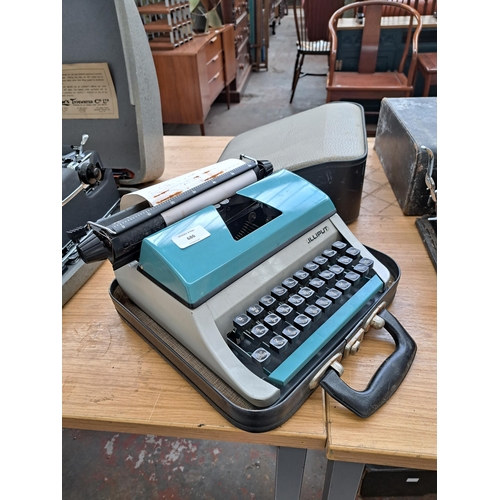 686 - A cased Lilliput portable typewriter