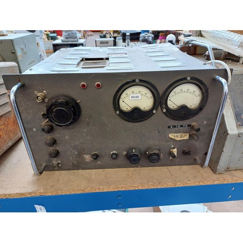 602 - A Mullard Type E.7600 hi-speed valve tester with tin containing test cards, test card index and five... 