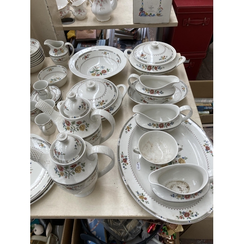 347 - A large collection of Royal Doulton Kingswood dinnerware to include two coffee pots, teapot, dinner ... 