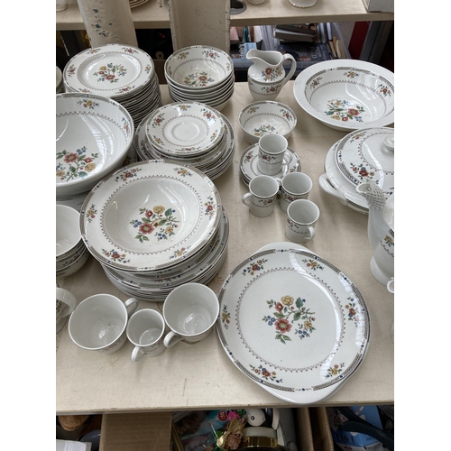 347 - A large collection of Royal Doulton Kingswood dinnerware to include two coffee pots, teapot, dinner ... 