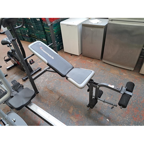 757 - A Maximuscle bench press bench - approx. 117cm high