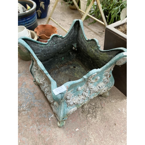 886A - A 19th century style cast metal planter - approx. 35cm high x 37cm square