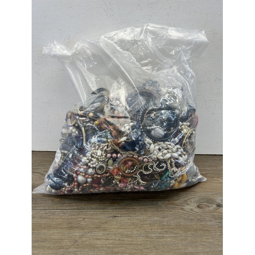 430 - Approx. 10kg of assorted costume jewellery