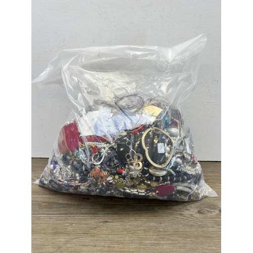 436 - Approx. 10kg of assorted costume jewellery