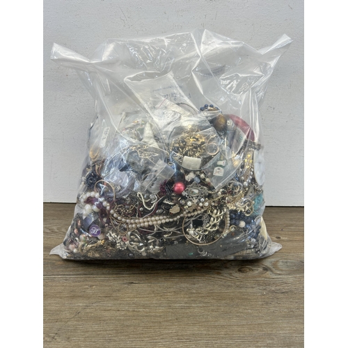 442 - Approx. 10kg of assorted costume jewellery