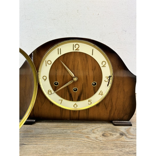 513 - A mid 20th century Tempora walnut cased Westminster chime mantel clock with keys