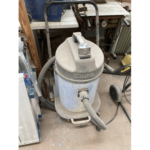 846 - A Numatic WVD900-2 110v industrial vacuum