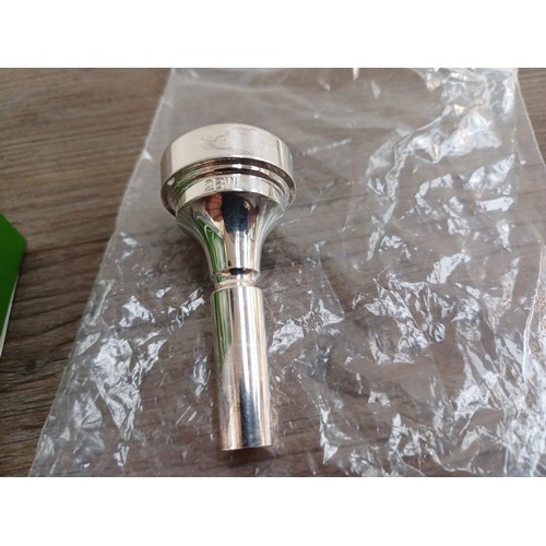 646A - A boxed Denis Wick 2BW cornet mouthpiece