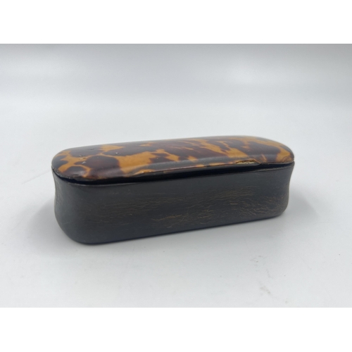 2272 - A 19th century tortoiseshell snuff box - approx. 2.5cm high x 8cm wide x 3.5cm deep