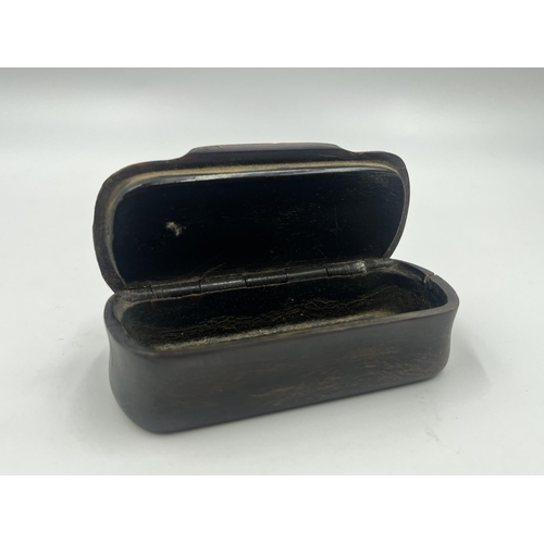 2272 - A 19th century tortoiseshell snuff box - approx. 2.5cm high x 8cm wide x 3.5cm deep