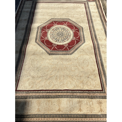 131 - A Mastercraft Rugs Ltd Royal Palace rug