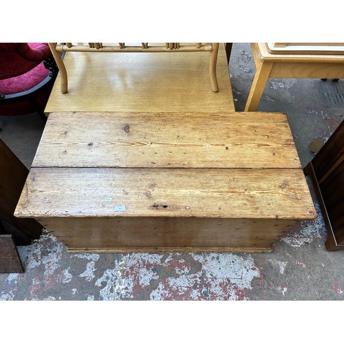 64 - A Victorian pine blanket box - approx. 52cm high x 111cm wide x 53cm deep