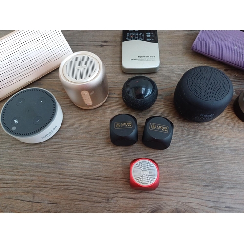 A collection of radios and speakers to include Roberts Classic DAB