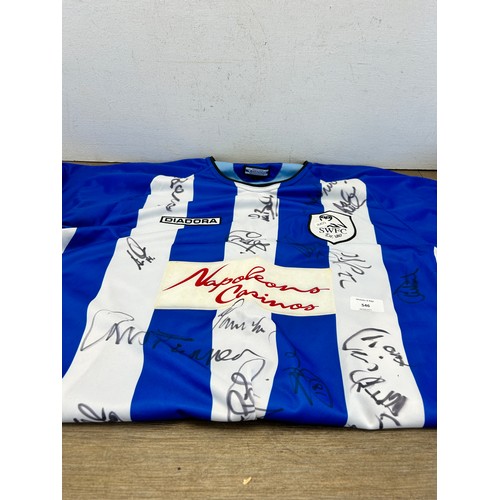 546 - A signed Sheffield Wednesday FC size L shirt