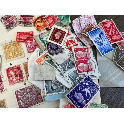 2359 - A collection of worldwide stamps