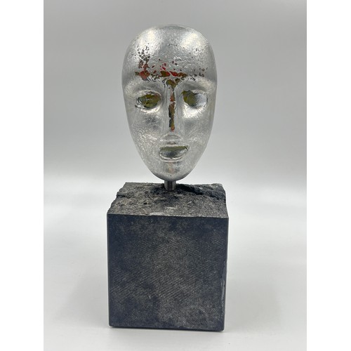 338B - A Kosta Boda Janus limited edition of 500 glass head sculpture on granite stand by Bertil Vallien - ... 